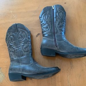 COPY - Faux leather cowgirl boots